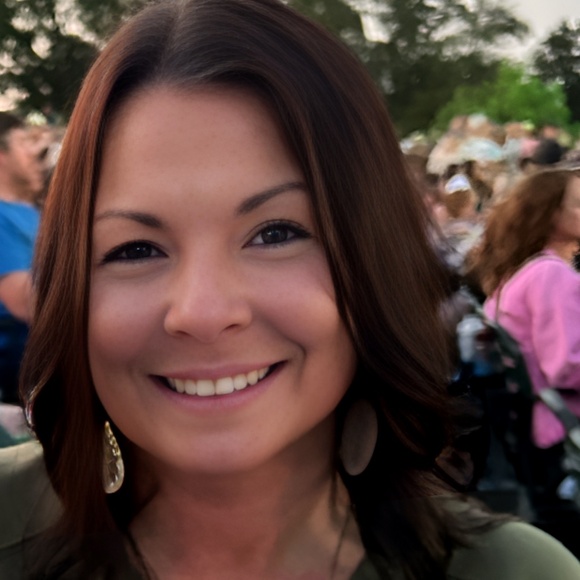 Meet your Posher, Mallory - Picture 1 of 1